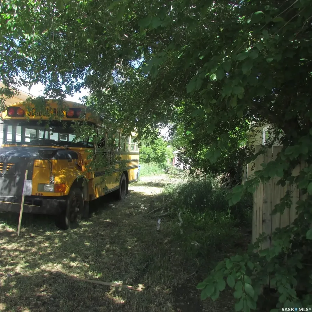 1929 Broder Street Regina SK S4N 3R9