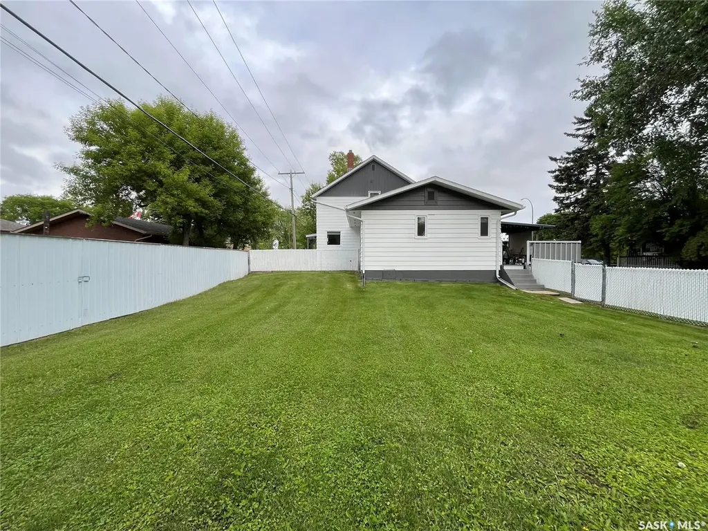 808 Ellice Street Moosomin SK S0G 3N0
