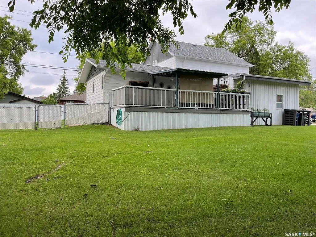 808 Ellice Street Moosomin SK S0G 3N0