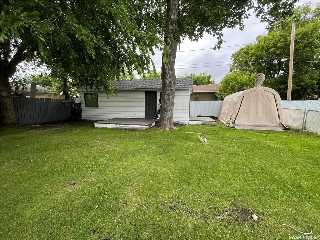 808 Ellice Street Moosomin SK S0G 3N0