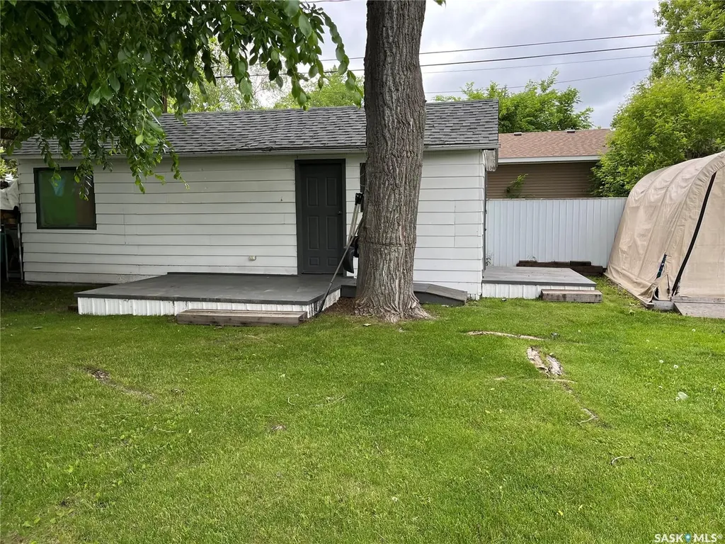 808 Ellice Street Moosomin SK S0G 3N0