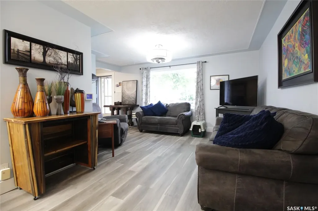 808 Ellice Street Moosomin SK S0G 3N0