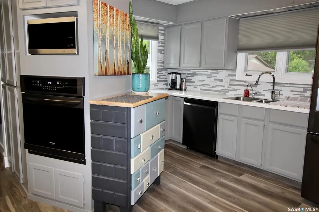 808 Ellice Street Moosomin SK S0G 3N0