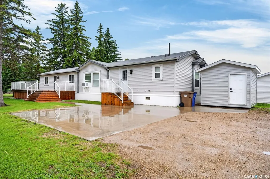 119 Railway Avenue Kinistino SK S0J 1H0