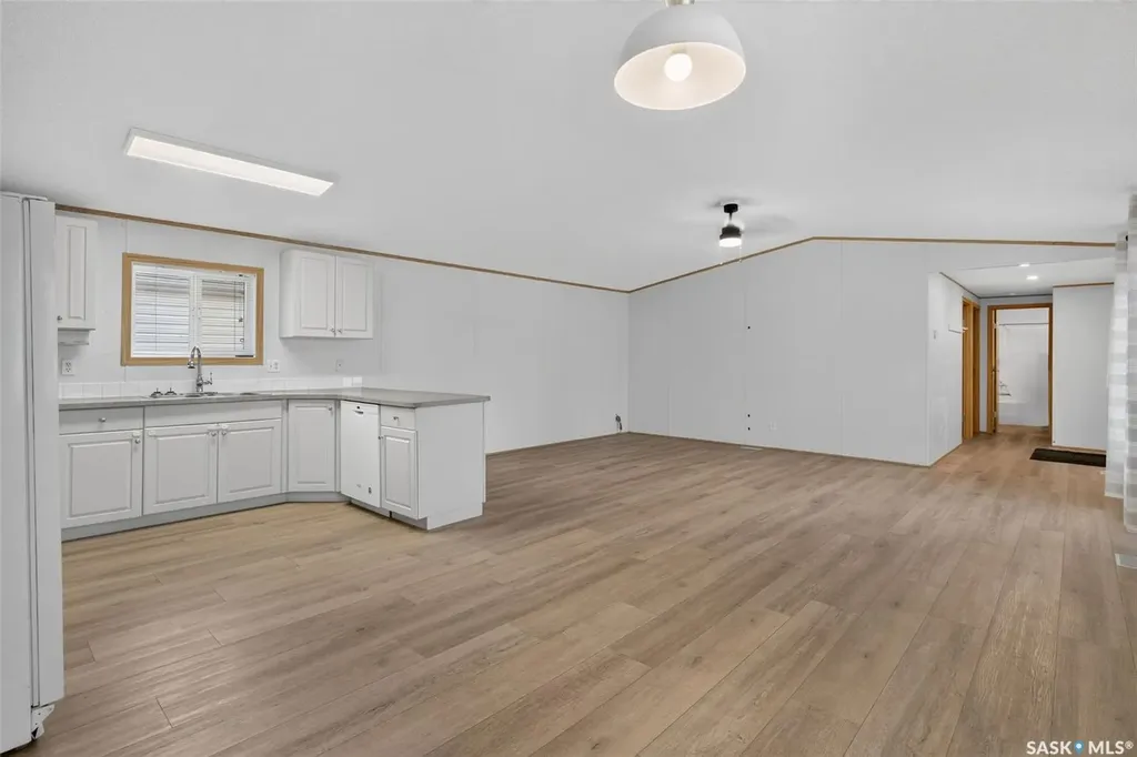 119 Railway Avenue Kinistino SK S0J 1H0