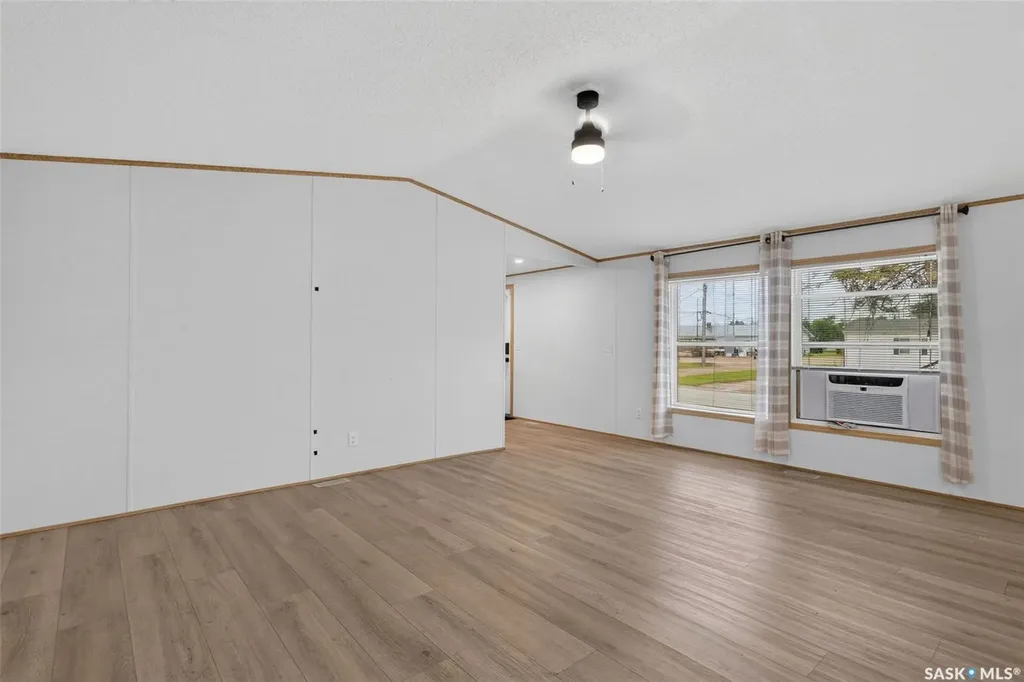 119 Railway Avenue Kinistino SK S0J 1H0