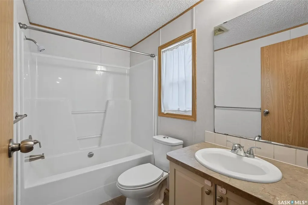 119 Railway Avenue Kinistino SK S0J 1H0