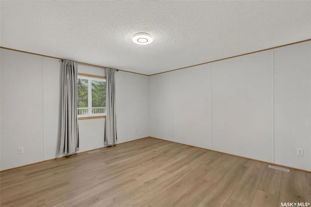 119 Railway Avenue Kinistino SK S0J 1H0