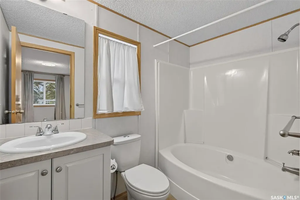 119 Railway Avenue Kinistino SK S0J 1H0