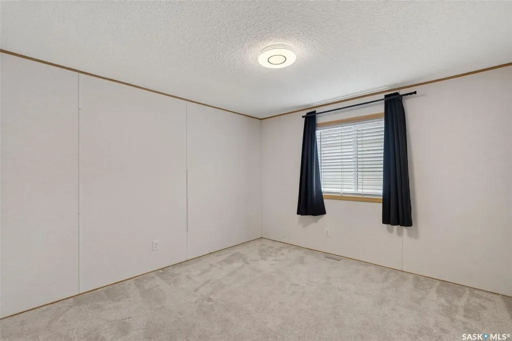 119 Railway Avenue Kinistino SK S0J 1H0