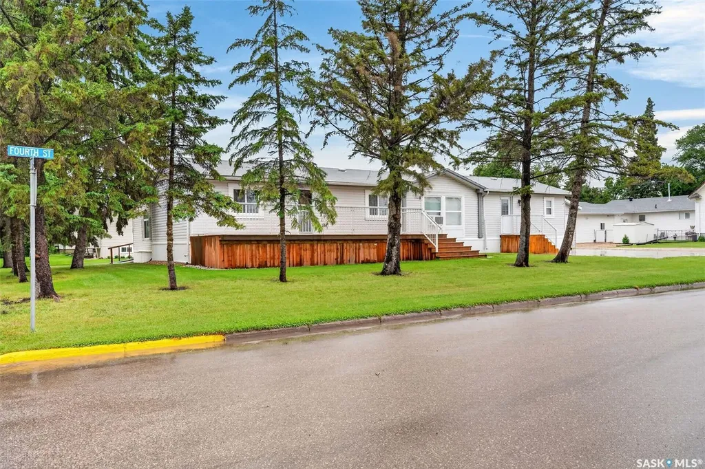 119 Railway Avenue Kinistino SK S0J 1H0