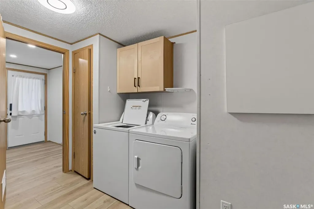 119 Railway Avenue Kinistino SK S0J 1H0