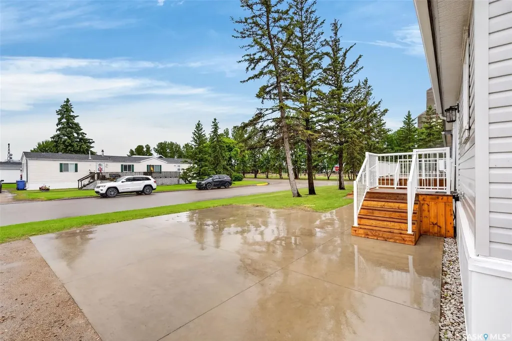 119 Railway Avenue Kinistino SK S0J 1H0