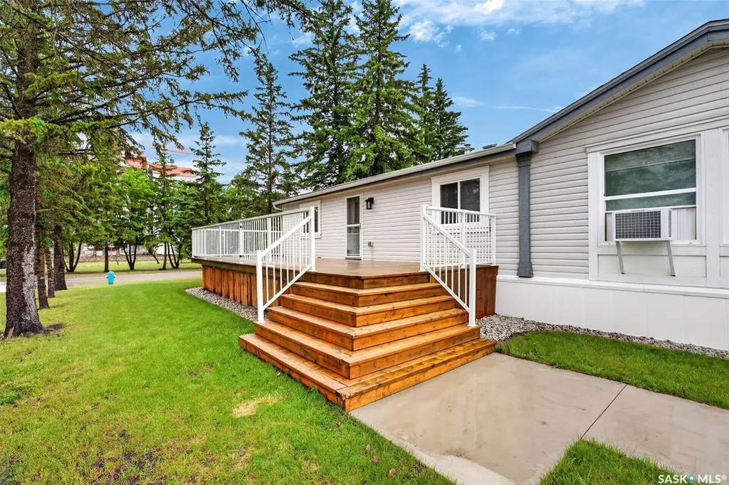 119 Railway Avenue Kinistino SK S0J 1H0