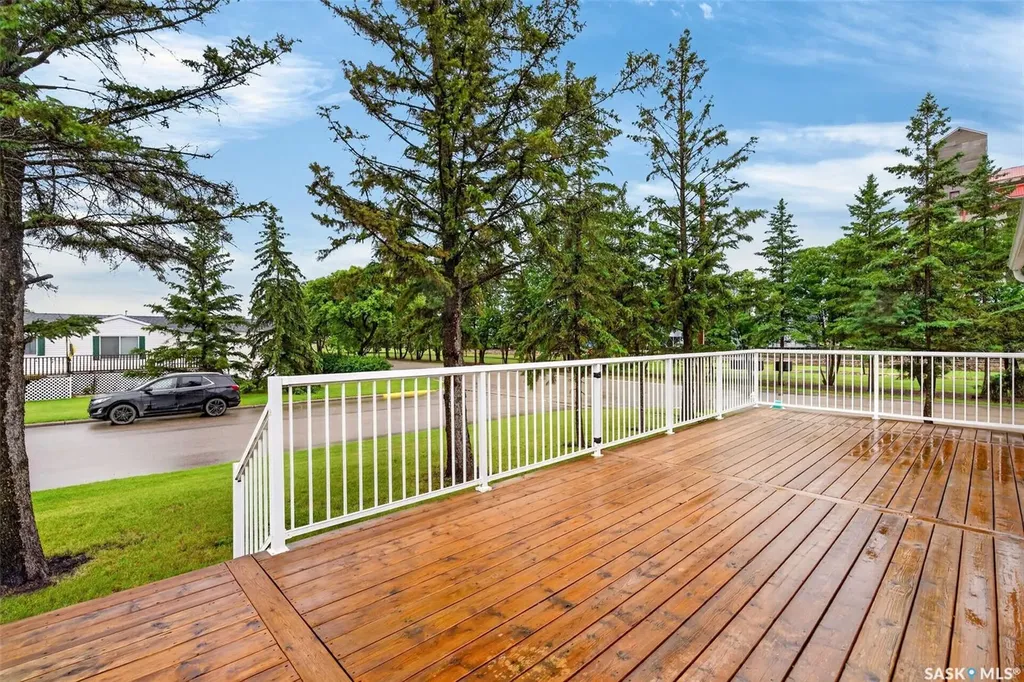 119 Railway Avenue Kinistino SK S0J 1H0