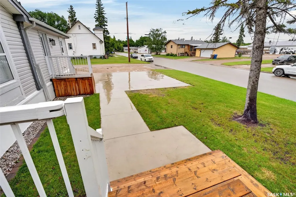 119 Railway Avenue Kinistino SK S0J 1H0