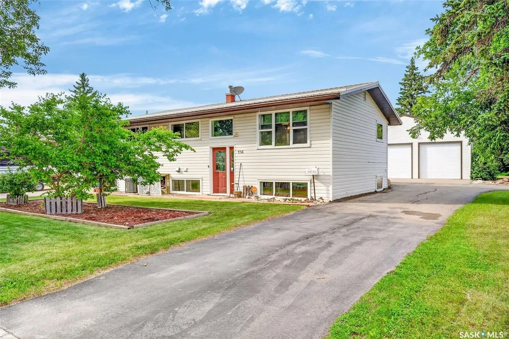 114 Hatton Avenue E Melfort SK S0E 1A0