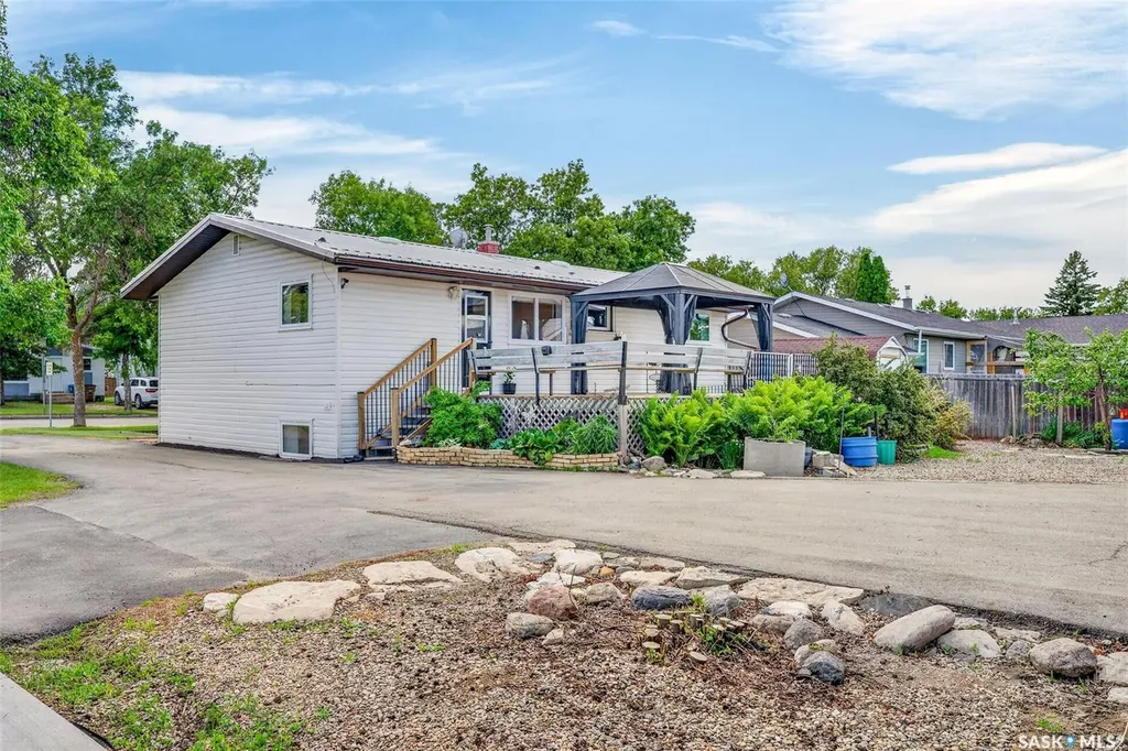 114 Hatton Avenue E Melfort SK S0E 1A0