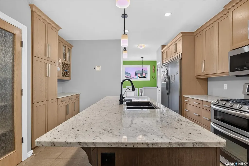 2801 Ridgeway Avenue Regina SK S4R 8J5