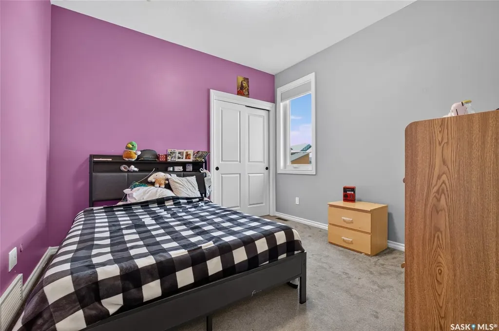 2801 Ridgeway Avenue Regina SK S4R 8J5