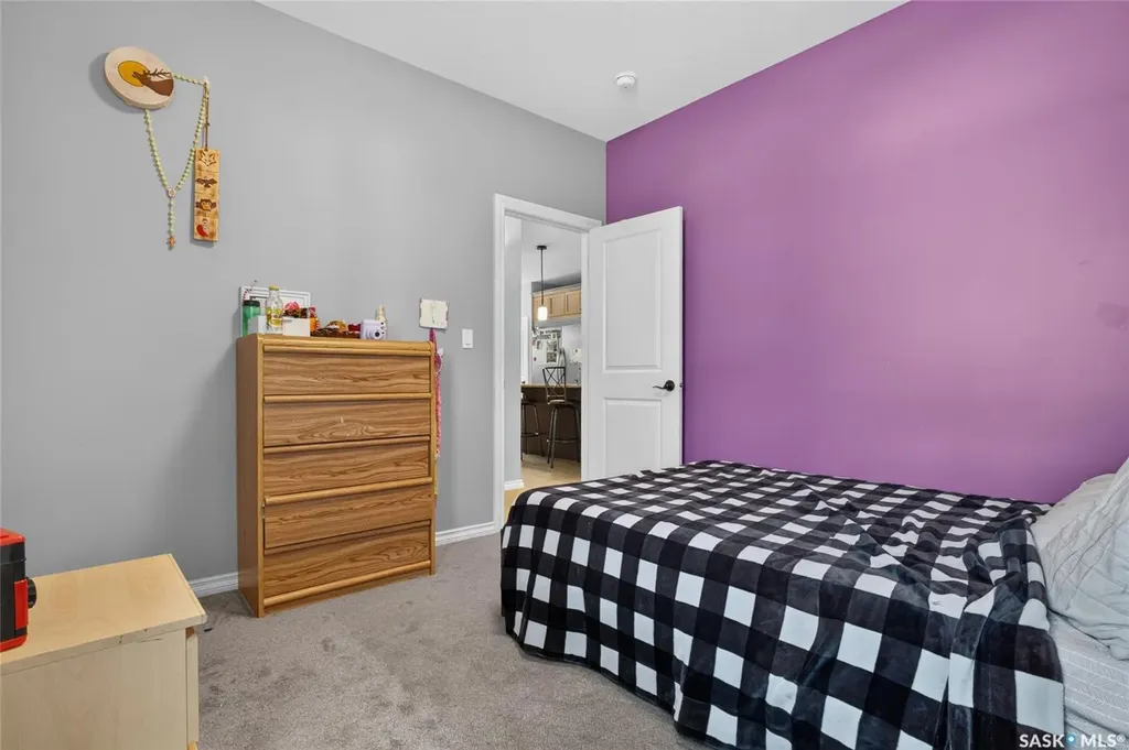 2801 Ridgeway Avenue Regina SK S4R 8J5