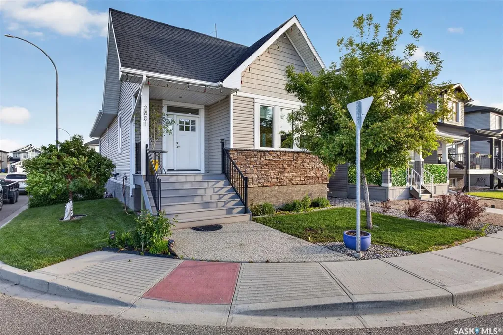 2801 Ridgeway Avenue Regina SK S4R 8J5