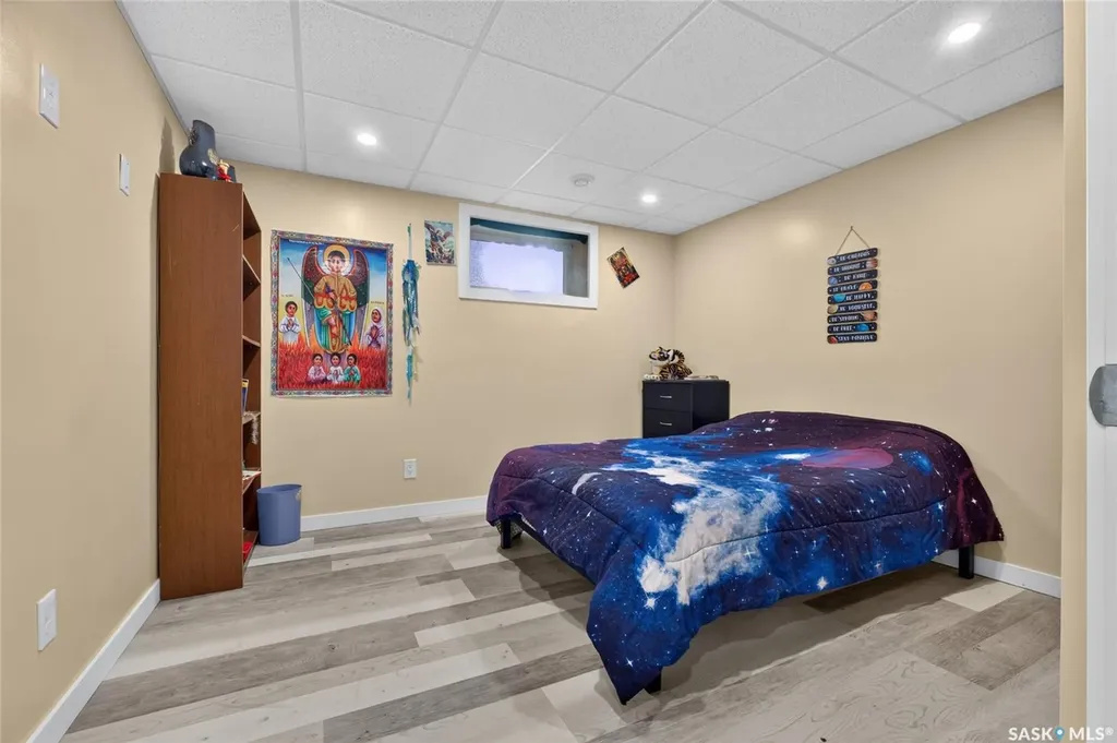 2801 Ridgeway Avenue Regina SK S4R 8J5