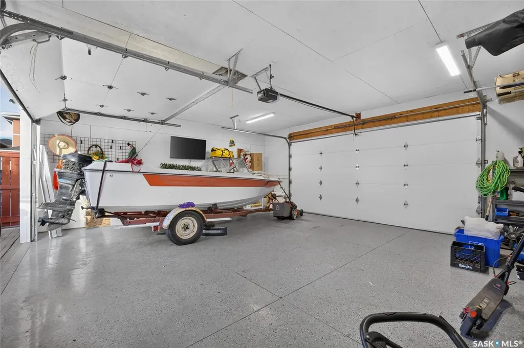 2801 Ridgeway Avenue Regina SK S4R 8J5