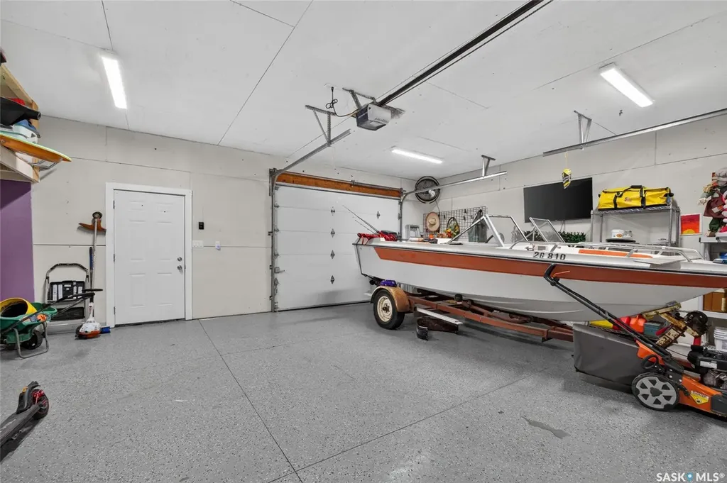 2801 Ridgeway Avenue Regina SK S4R 8J5