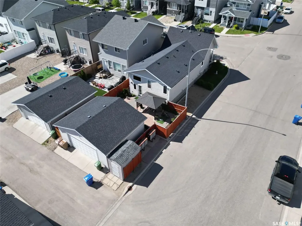 2801 Ridgeway Avenue Regina SK S4R 8J5