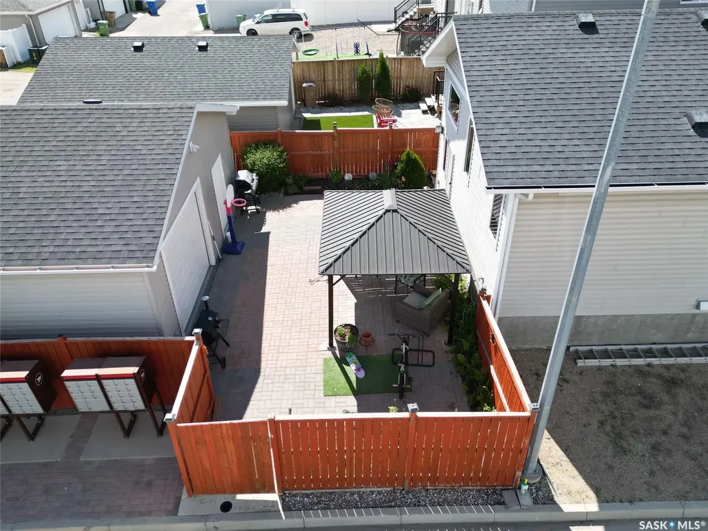 2801 Ridgeway Avenue Regina SK S4R 8J5