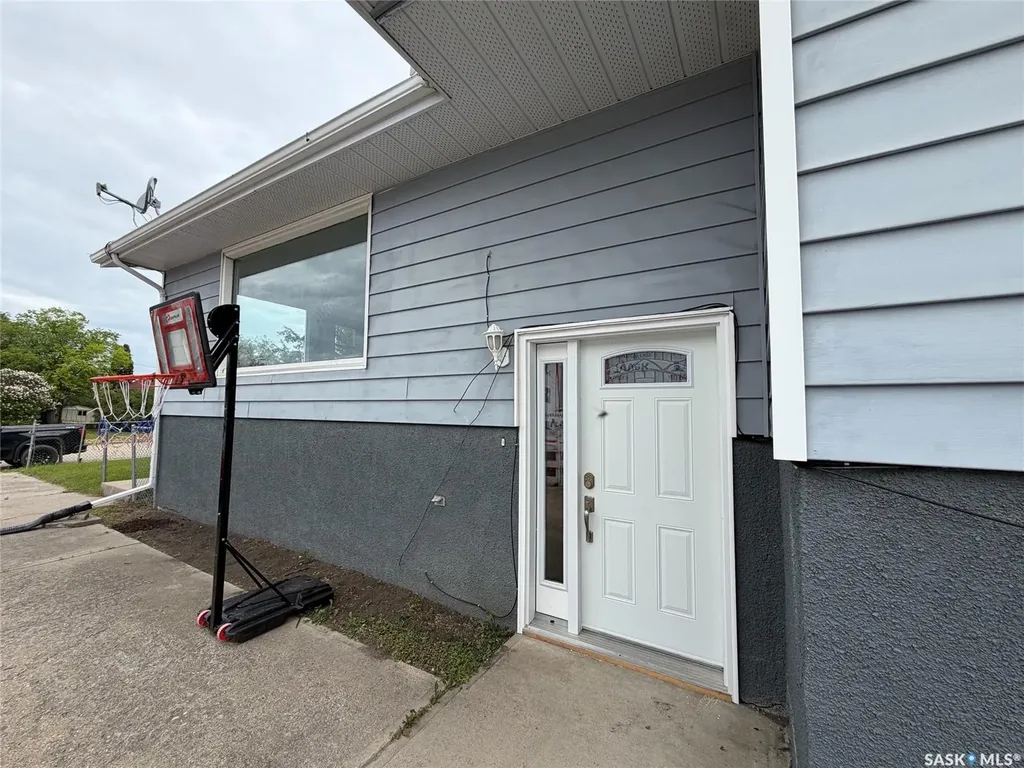 118 Hudson Street Hudson Bay SK S0E 0Y0