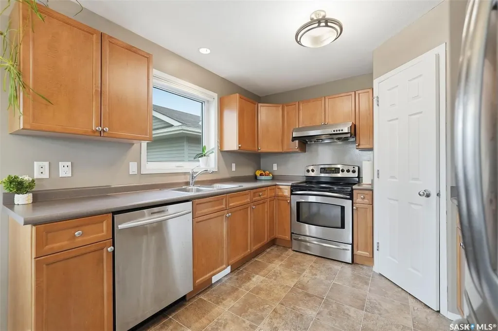 455 Buckwold Cove Saskatoon SK S7N 4W1
