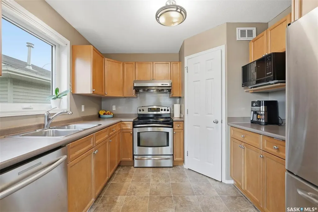 455 Buckwold Cove Saskatoon SK S7N 4W1