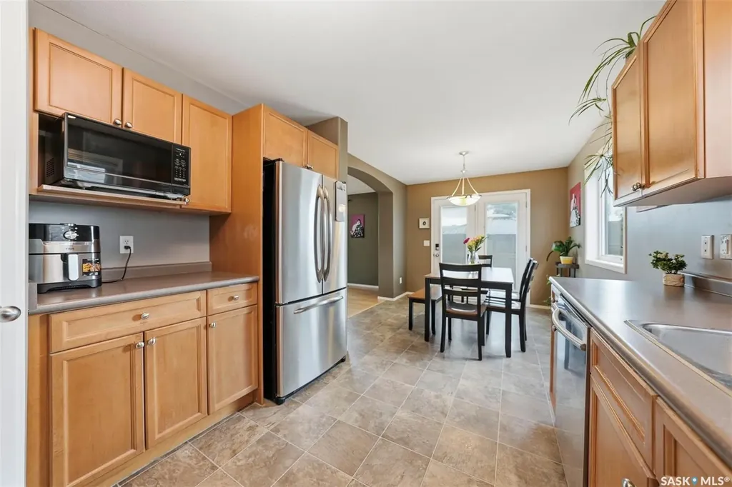 455 Buckwold Cove Saskatoon SK S7N 4W1