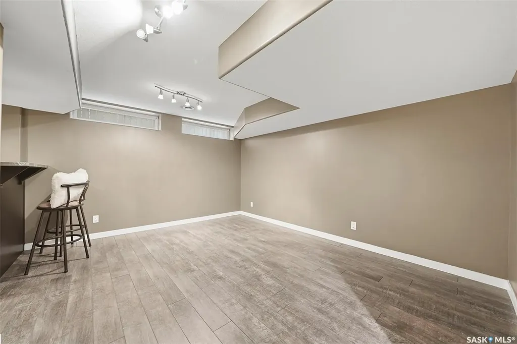 455 Buckwold Cove Saskatoon SK S7N 4W1
