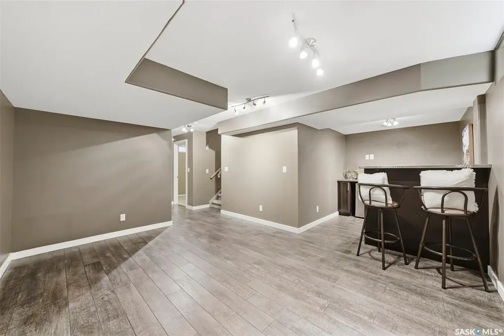 455 Buckwold Cove Saskatoon SK S7N 4W1
