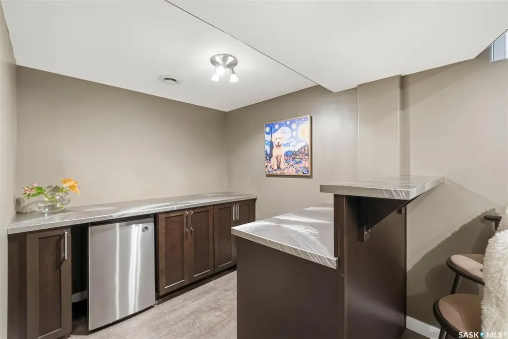 455 Buckwold Cove Saskatoon SK S7N 4W1