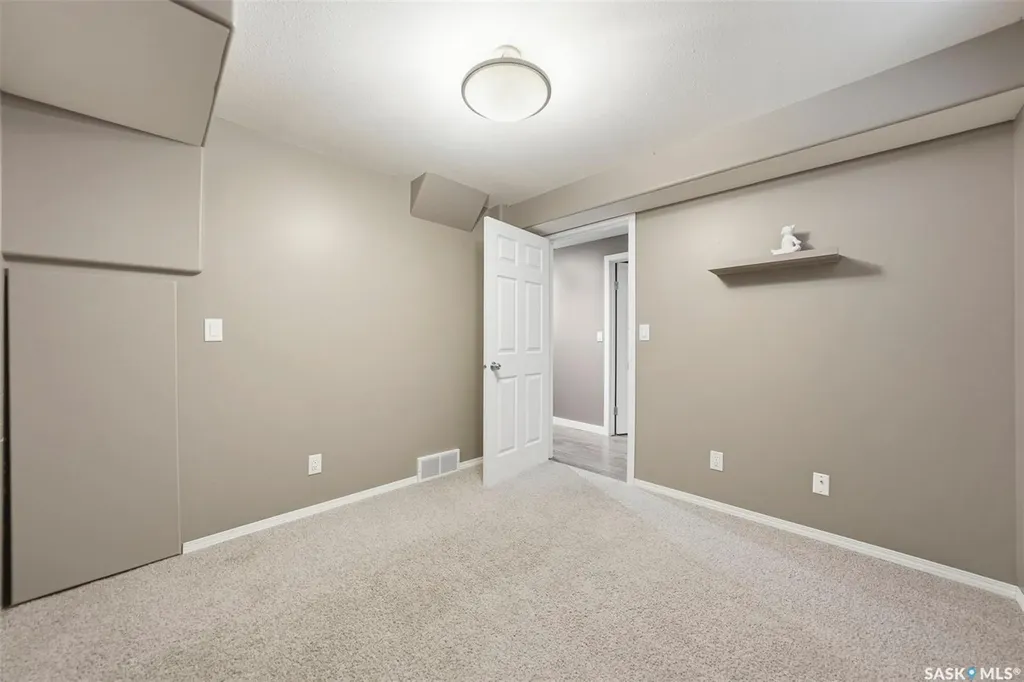 455 Buckwold Cove Saskatoon SK S7N 4W1