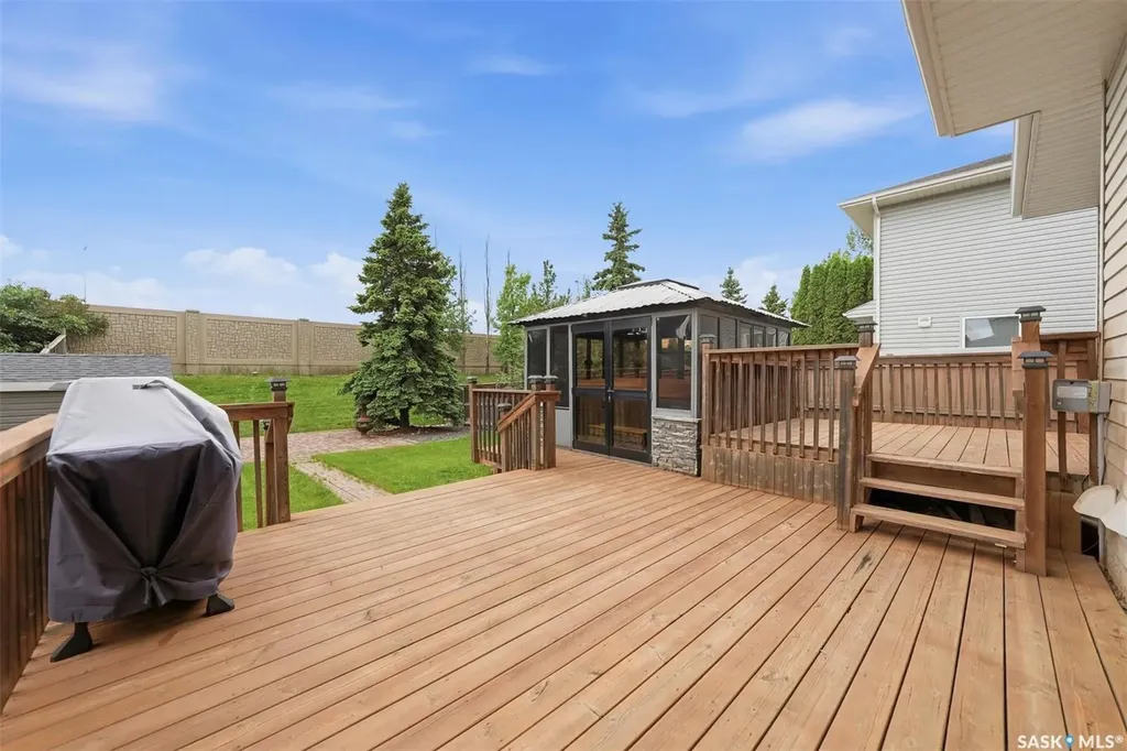 455 Buckwold Cove Saskatoon SK S7N 4W1