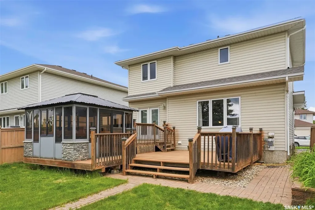 455 Buckwold Cove Saskatoon SK S7N 4W1