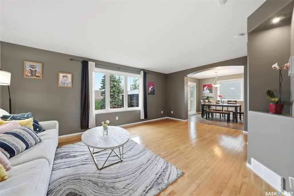 455 Buckwold Cove Saskatoon SK S7N 4W1