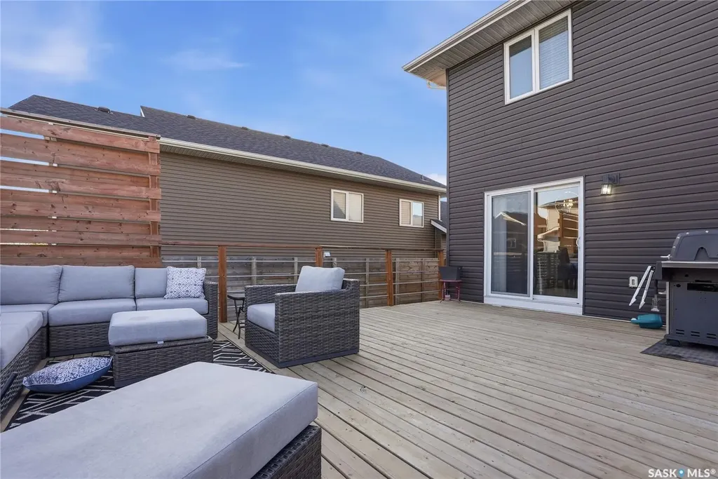 323 Cowan Crescent Martensville SK S0K 2T1