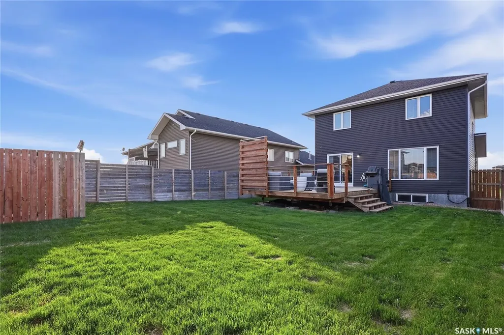 323 Cowan Crescent Martensville SK S0K 2T1