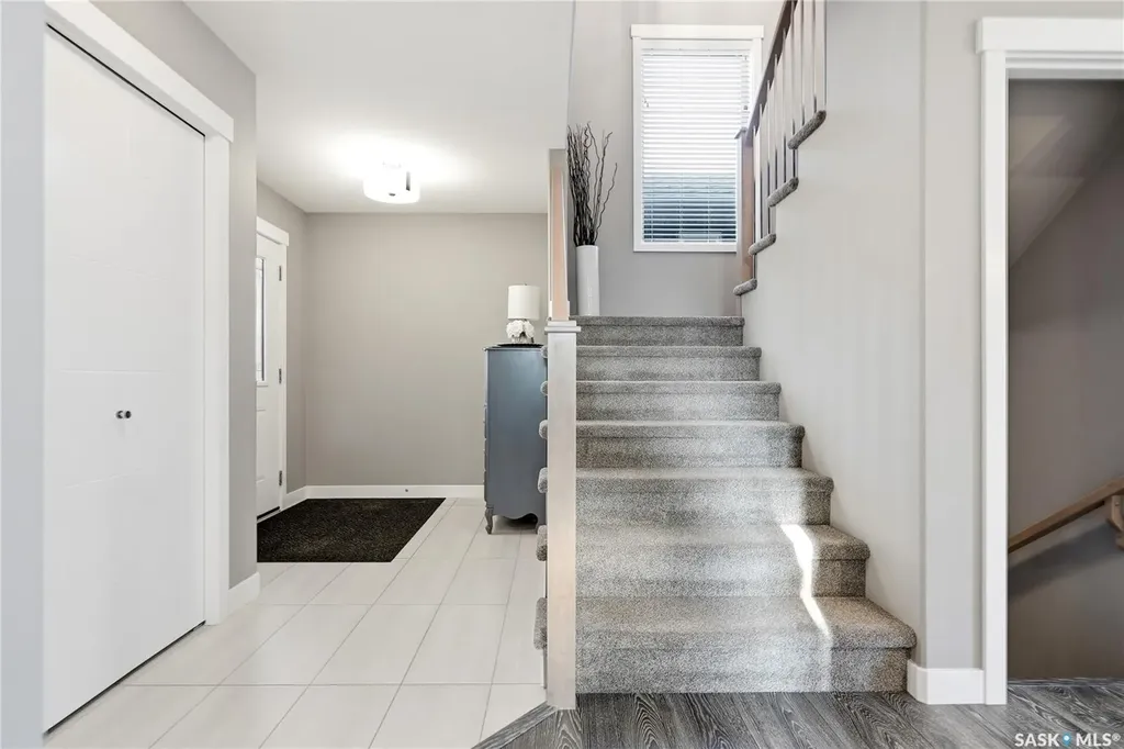 323 Cowan Crescent Martensville SK S0K 2T1