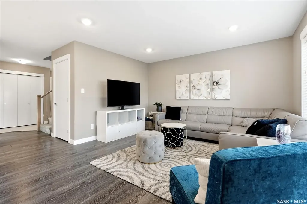 323 Cowan Crescent Martensville SK S0K 2T1