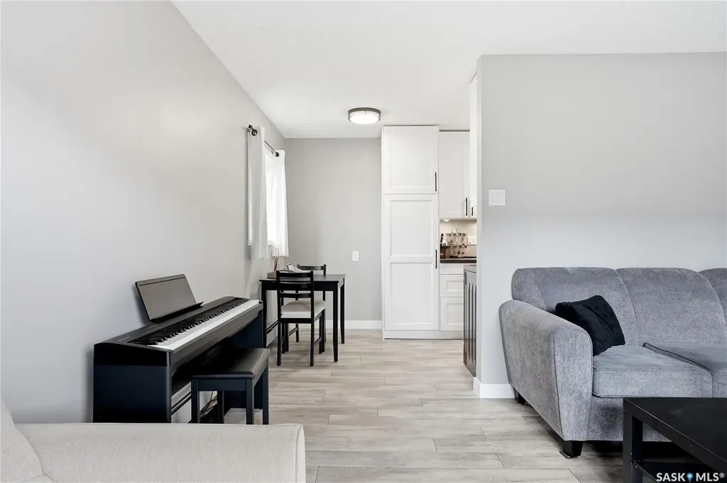 833 Wollaston Crescent Saskatoon SK S7J 4G1