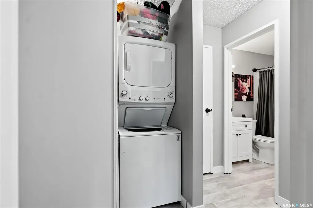 833 Wollaston Crescent Saskatoon SK S7J 4G1