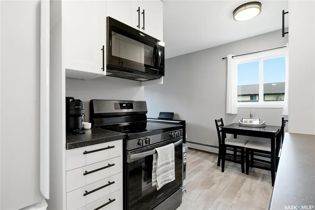 833 Wollaston Crescent Saskatoon SK S7J 4G1