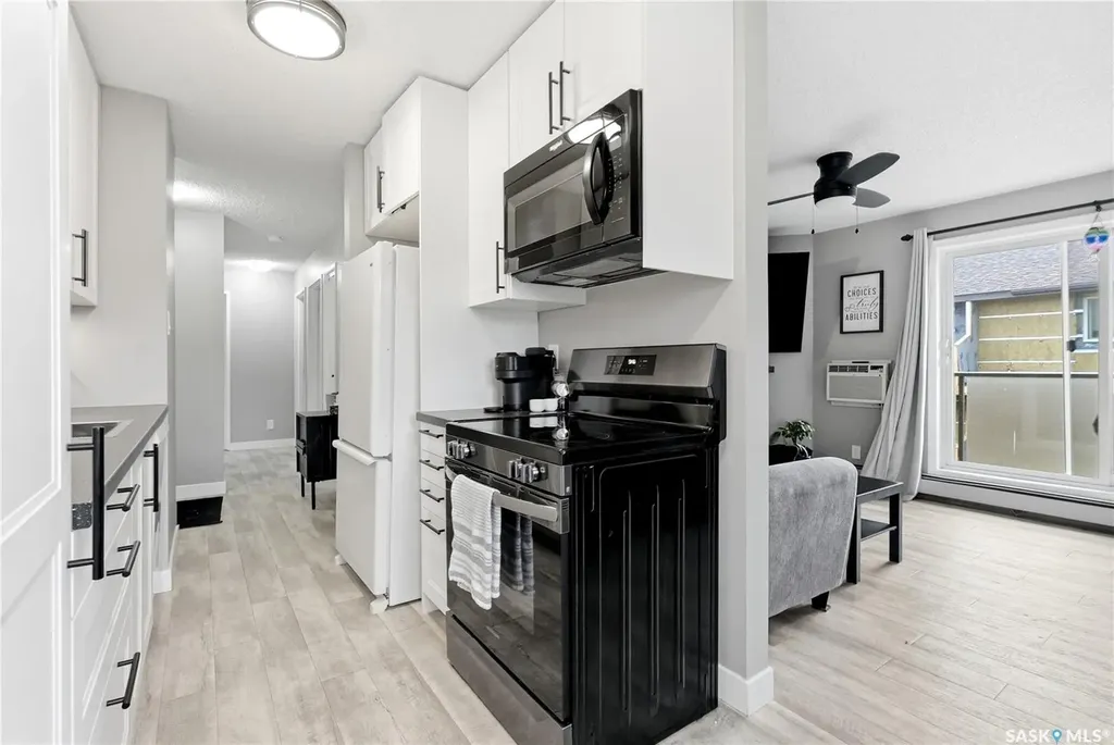 833 Wollaston Crescent Saskatoon SK S7J 4G1